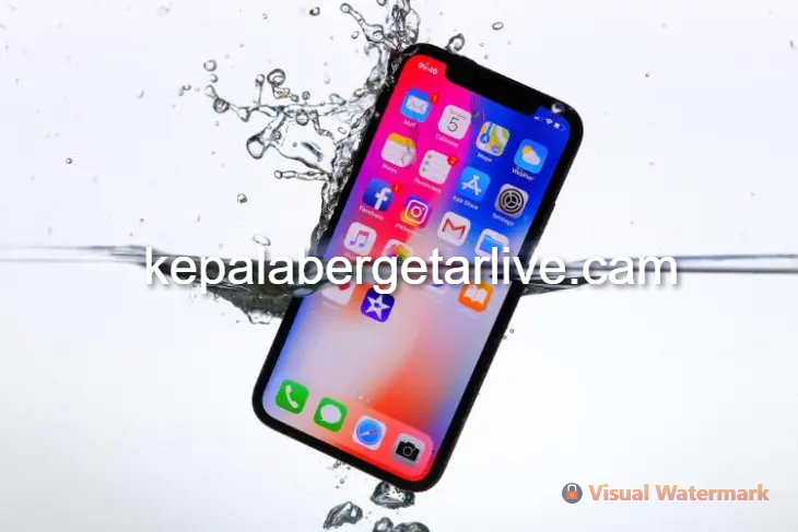 Apple phones work in water